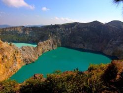 Rahasia Danau Kelimutu di Ende, Bisa Bersalin Warna 44 Kali