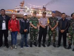 Kebakaran Kawasan Pulau Rinjani  Tak Hentikan Langkah Pengunjung