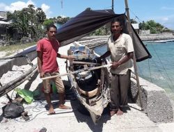 Perahu Saya Dihantam Ombak Musim Barat