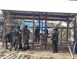200 Lebih Anggota TNI Bantu Rehabilitasi Bangunan Korban Puting Biliung di Kupang