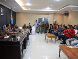 Mahasiswa Peduli Air Bersih Demo Wali Kota Kupang