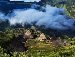 Gubernur Janji Bangun Fasilitas Pendukung di Kampung Adat Wairebo