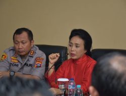 Sambil Terisak, Menteri PPPA Minta Polisi Selesaian Kasus Kekerasan Seksual Di Padang