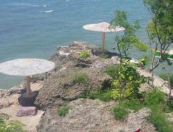Kupang Punya Pantai Indah, Namanya Batu Kepala