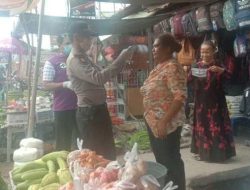 Pedagang Pasar Oesao Dapat Masker Gratis