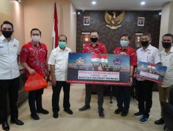 FGBMFI dan PSMTI Kota Kupang Sumbang Paket Sembako dan APD