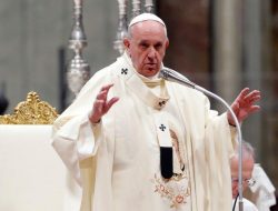 Paus Berdoa Bagi Para Wartawan
