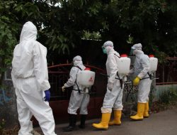 Penyemprotan Disinfectan Tak Kenal Waktu