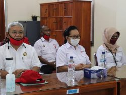 Serahkan Bantuan Masker & Kelambu dari PMI & Pegadaian, Herman Man:”Dari Pegadaian Syariah, Ini Bukan Yang pertama”