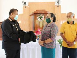Dukung Pelayanan, Sekot Kupang Serahkan Bantuan Perlengkapan Ibadah