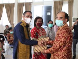 66 Pensiunan Terima Santunan Dari Pemkot Kupang