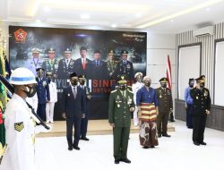 HUT TNI Ke-75, Presiden:”Transformasi TNI Harus Terus Dilakukan”