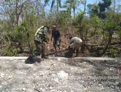 Aksi Saling Peduli Masyarakat dan Babinsa Ratakan Tanah Pos Koramil 1604-04 /Amarasi