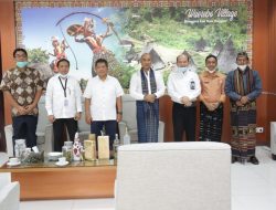 Gubernur Undang Menko Maritim Panen Garam dan Kerapu 2021