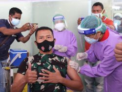 Kasdim 1604/Kupang Terima Suntikan Vaksin Pertama di Kota Kupang