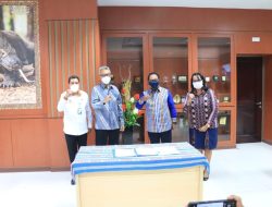 Wagub NTT Terima Wilfrida Soik