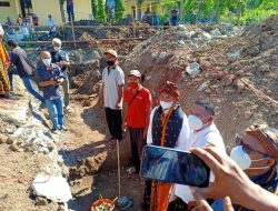Gubernur Bermalam di Nagaroro dan Bersama Umat Bangun Aula St. Marthinus Nangaroro