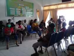 Warga Kota Kupang Serbu Dinas Pendidikan. Ada apa ?
