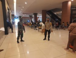 Babinsa dan Bhabinkamtibmas Amankan Jalannya Vaksinasi