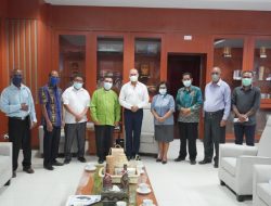 Gubernur NTT Terima Jemaat Karmel Fatululi.