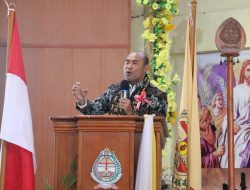 Gubernur NTT:”Terimakasih, Untuk Semua Yang Telah Mengajar Anak-Anak Kita”