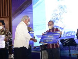 Apresiasi Pemprov NTT, Kementrian PUPR Berikan Dua Excavator