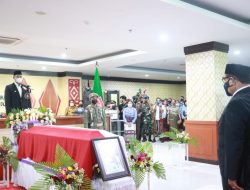 Almarhum Frans Lebu Raya, Dilepas Secara Kedinasan