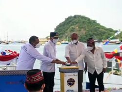 Kapal Wisata Bottom Glass Hadir di NTT, VBL:” Terimakasih Jokowi”