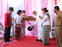 Kunjungi SMA Efata Soe, Gubernur: “Jangan Hanya Bercita-Cita Jadi PNS”