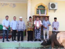 Pemkot Kupang Serahkan 16 Hewan Kurban, Dua Dari Gubernur