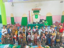 Lewat Fashion Show, Pakaian Adat Dilestarikan