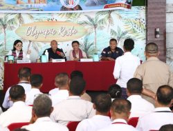 Saat di Lembata, Gubernur NTT Minta Kades Sajikan Data Akurat