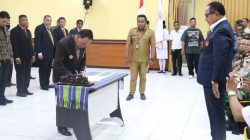 Korinus Masneno, Pimpin KONI Kabupaten Kupang