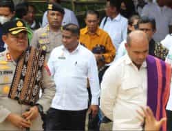 Ada Kapolres Kupang dan Gubernur NTT, di Acara Peletakan Batu Pertama Gereja Bet’el Lili