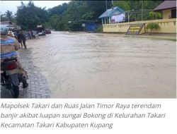 Salut !! Di Kabupaten Kupang, Polisi Korban Banjir, Bantu Korban Lain