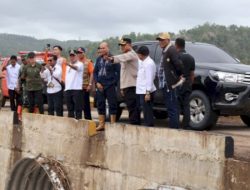 Peduli Korban Banjir, Gubernur NTT Didampingi Kapolres Kupang, Datangi Lokasi Bencana