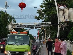 Ada Lampion dan Atraksi Barongsai di Jalan El Tari, Sambut Imlek