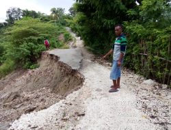 Akibat Longsor di Desa Kiupakas, Pendapatan Sopir Pick Up Merosot Tajam
