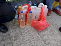 Polisi Sita Barang Bawaan Penumpang, di Pelabuhan Feri Bolok