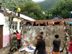 TNI Selalu Ada Untuk Rakyat, Koramil 1624-04/Omesuri, Bantu Korban Bencana