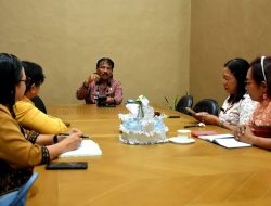 Guru dan Siswa Berprestasi, Akan Dilatih Prof. Yohanes Surya. EE Siapa Dia ?