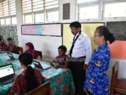 Pj. Wali Kota Kupang, Janji Minta Bantuan Komputer Pada Swasta