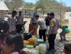 Masuk Data Kesulitan Air Bersih, Dua Kelurahan / Desa Ini Dapat Bantuan Dari Polres Kupang