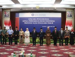 Gubernur BI Serahkan SK Kepada Agus Sistyo Widjajati
