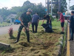 Satgas Pamtas RI-Malaysia Yonzipur 5/ABW Bersama TDM Gelar Karbhak, Bersihkan Wajah Perbatasan