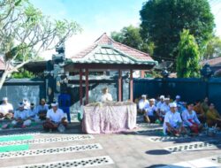 Peringati Hari Saraswati, Korem 161/WS Gelar Binroh Hindu