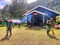 Satgas Yonif 323 Buaya Putih Bersama Masyarakat Bersihkan Rumah Ibadah