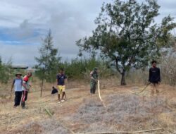 Berbaur Bersama Rakyat, Satgas Yonkav 6/Naga Karimata Laksanakan Gotong-Royong Bersihkan Ini