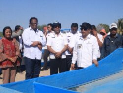 Nelayan di Kabupaten Kupang, Terima Bantuan Sarana Perikanan Tangkap Dari Pemerintah