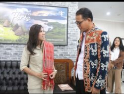 Tinjau Ketersediaan Akses Telekomunikasi di wilayah NTT, Meutya Hafid Disambut Pj. Gubernur
